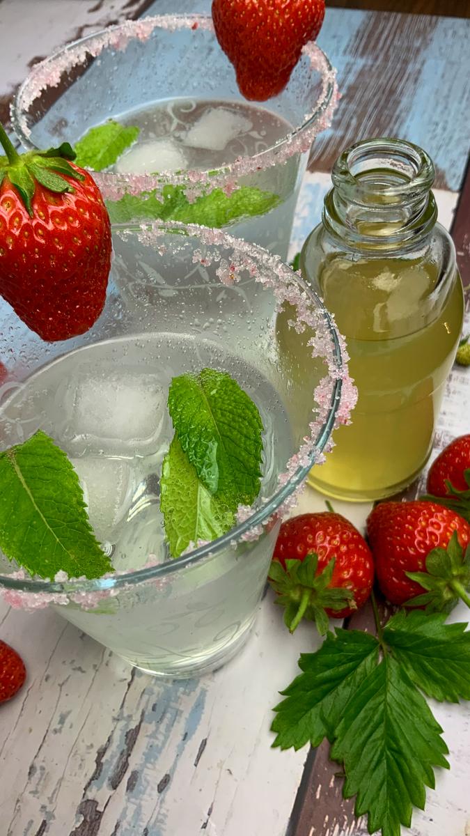 Rezeptbild: Holunderblütensirup ohne Zucker selber machen