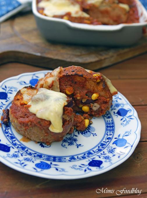 Rezeptbild: Fruchtig scharfer Brotauflauf mit Baked Beans