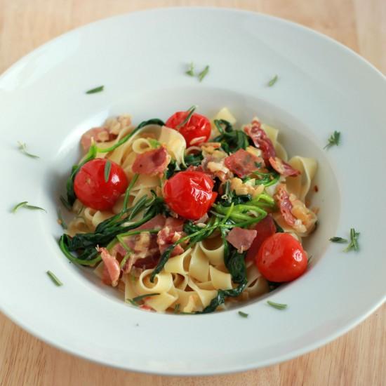 Rezeptbild: Tagliatelle mit Baby-Spinat