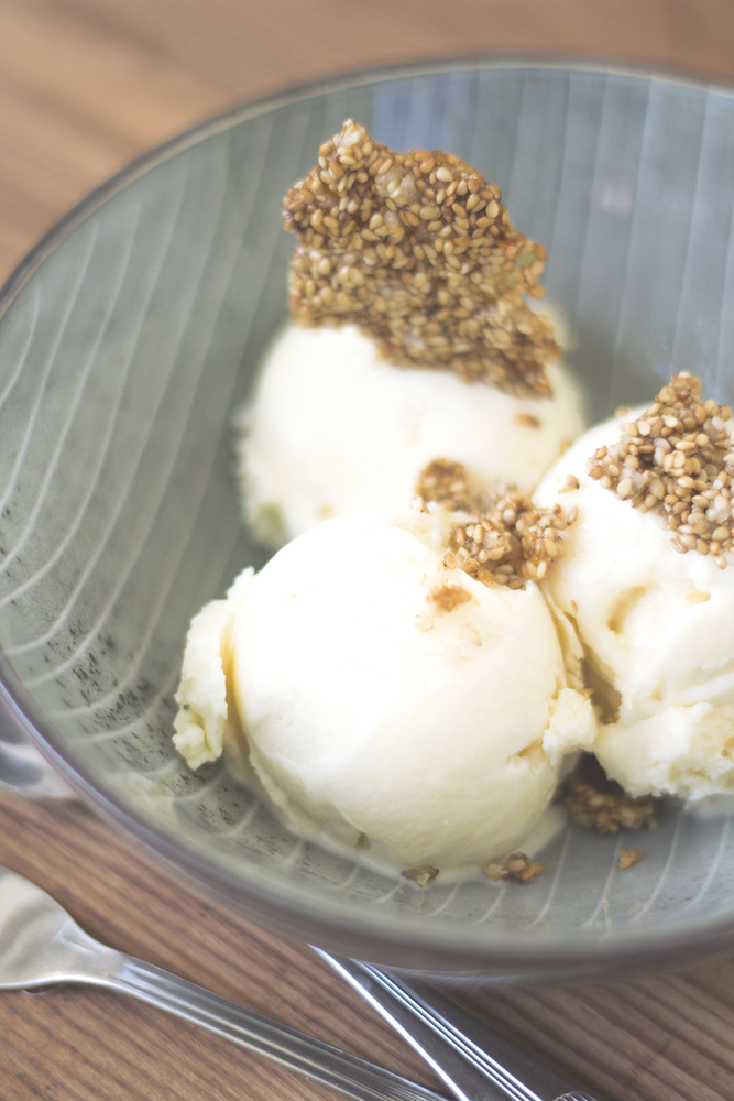 Rezeptbild: Miso-Skyr-Eiscreme ohne Eismaschine