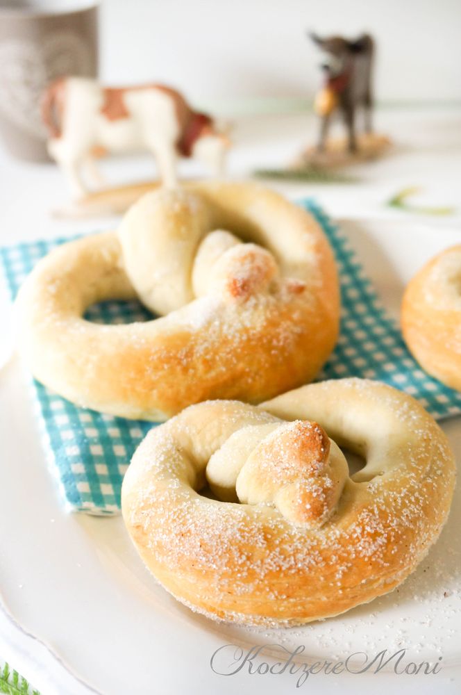 Rezeptbild: Zuckerbrezn mit Zimt
