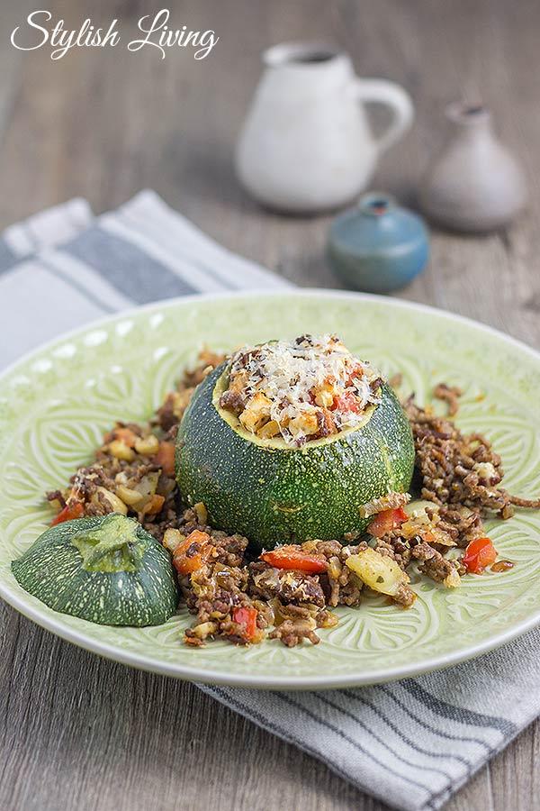 Rezeptbild: Rondini mit Hackfleisch und Schafskäse gefüllt