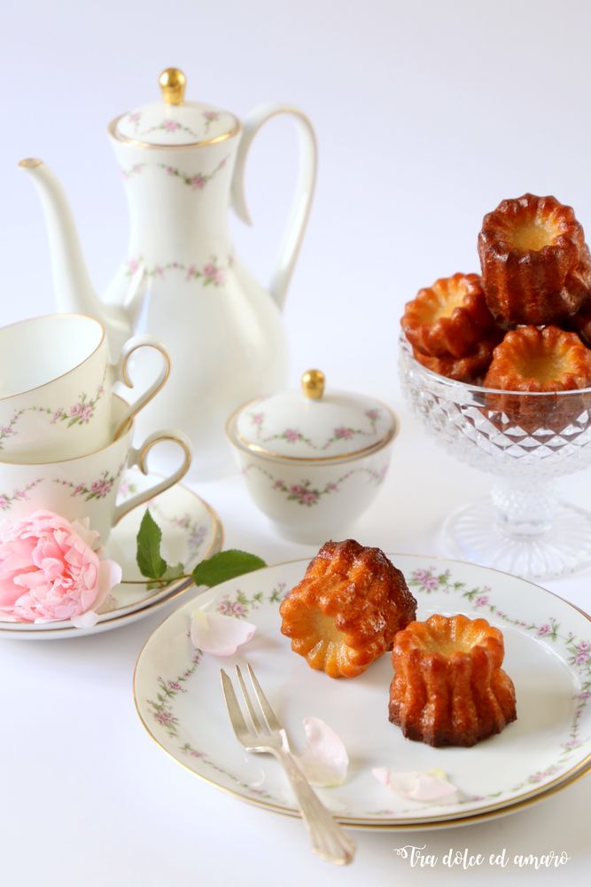Rezeptbild: Cannelés à l'eau de rose