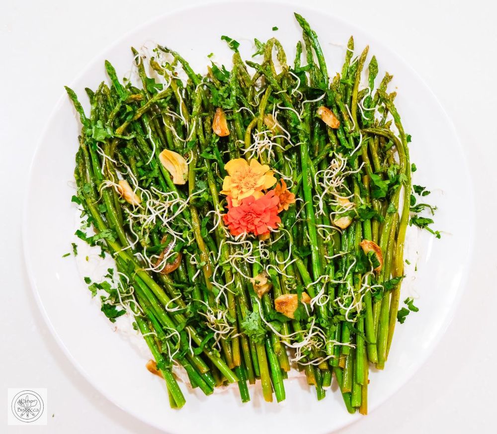 Rezeptbild: Gruener Spargel Salat mit Fetacreme