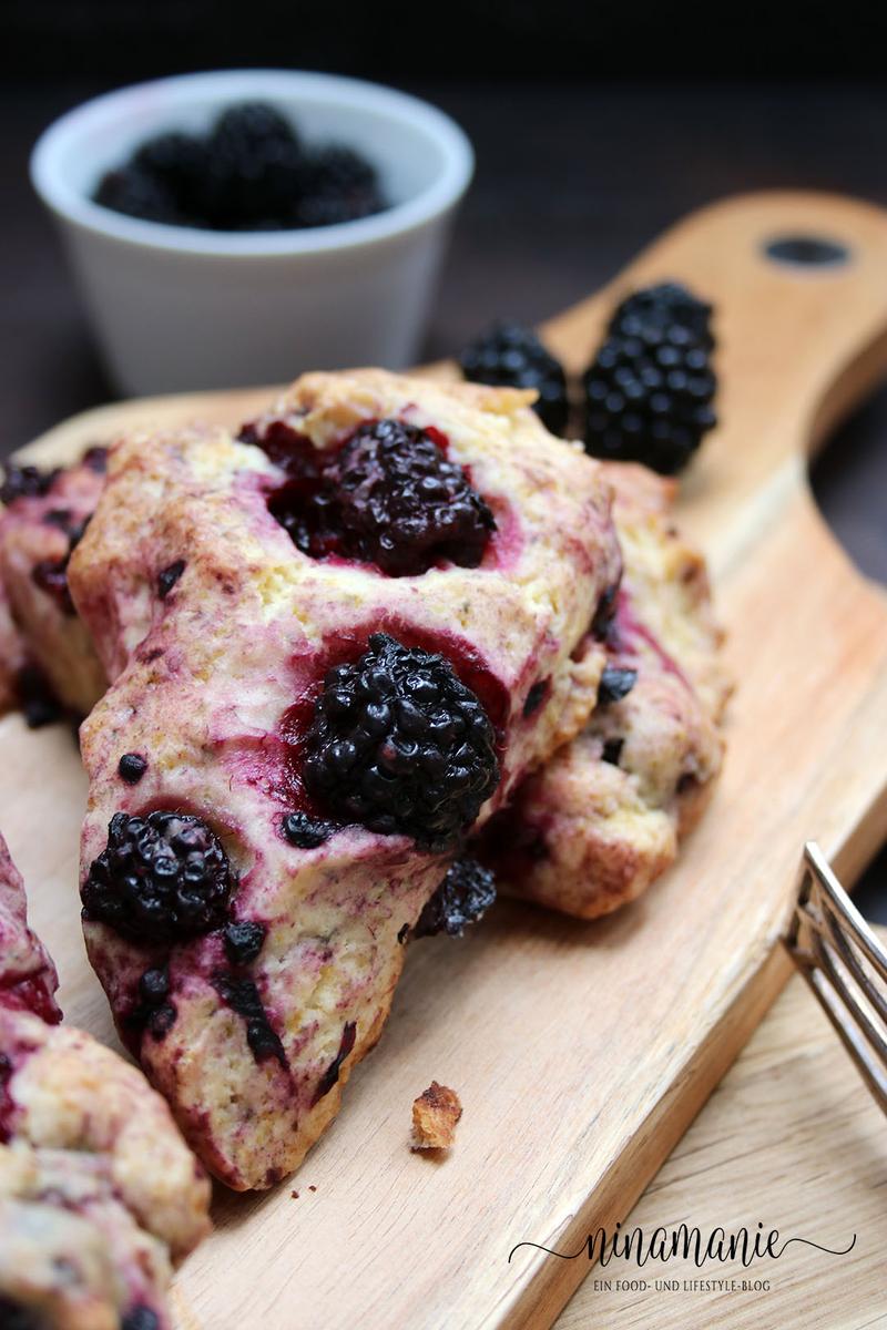Rezeptbild: Brombeerscones