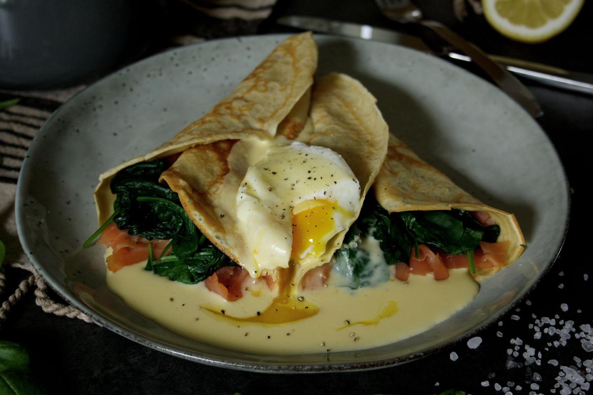 Rezeptbild: Crêpes Benedict mit Räucherlachs
