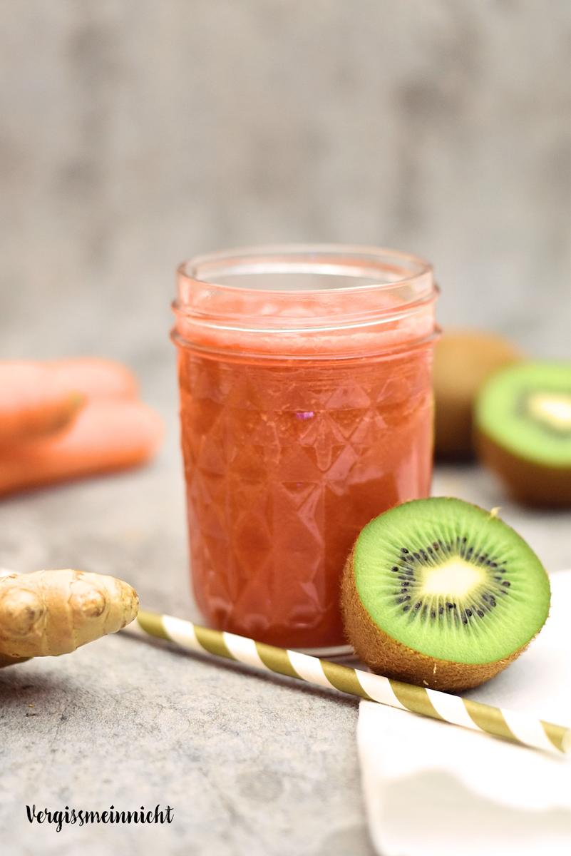 Rezeptbild: Karotten-Kiwi-Saft