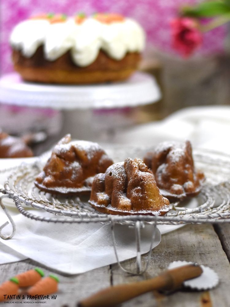 Rezeptbild: Möhrenkuchen in Hasenform