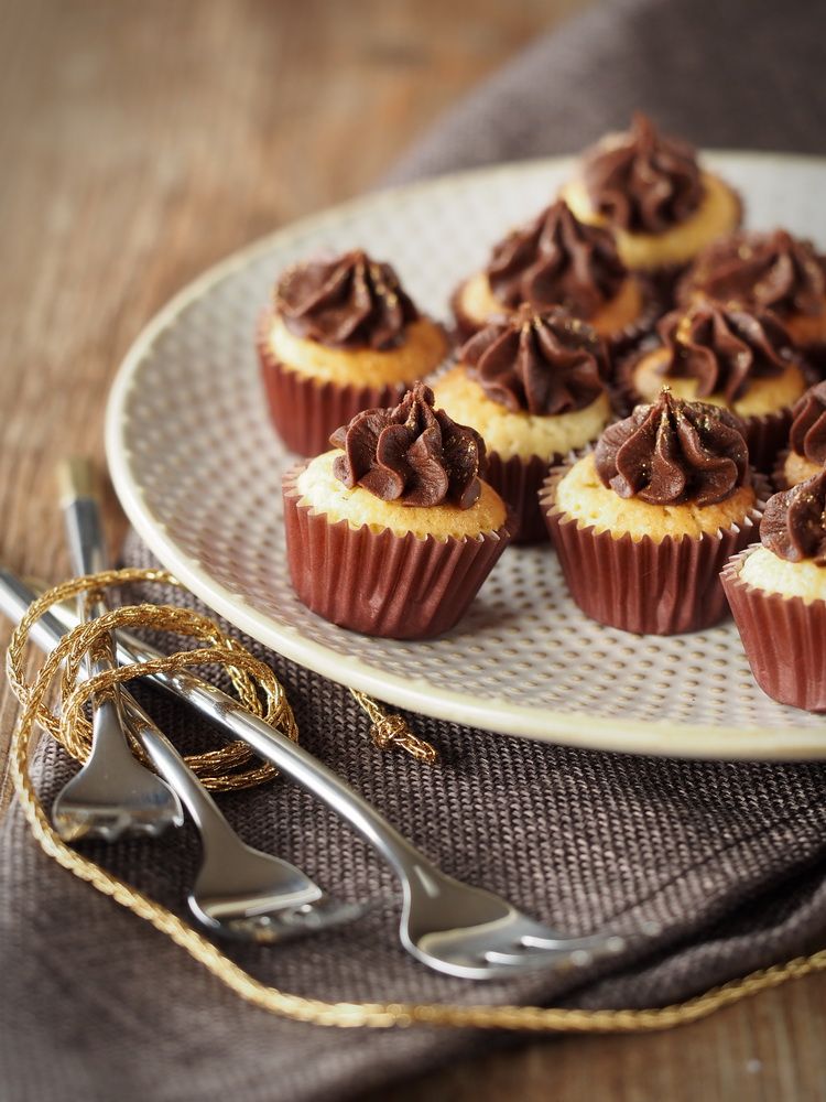 Rezeptbild: Tonka-Muffins mit Zartbitter-Ganache