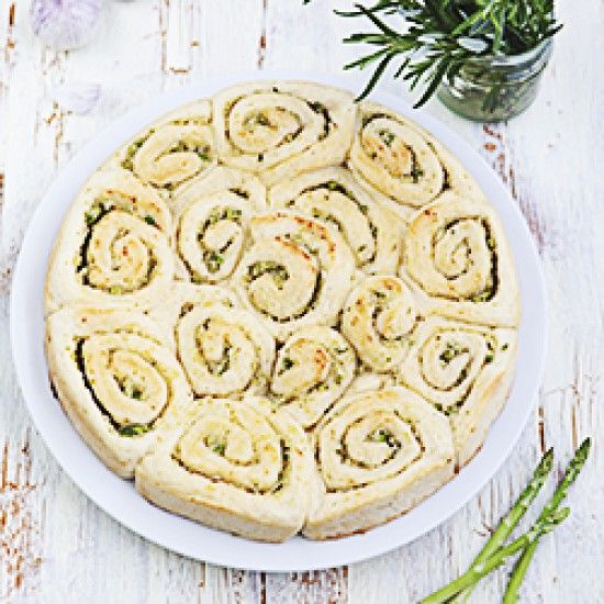 Rezeptbild: Sommerliches Knoblauchbrot mit Thai-Spargel und Ackerknoblauch