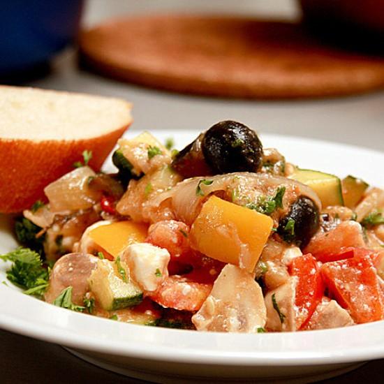 Rezeptbild: Ratatouille mit Schafskäse und Oliven