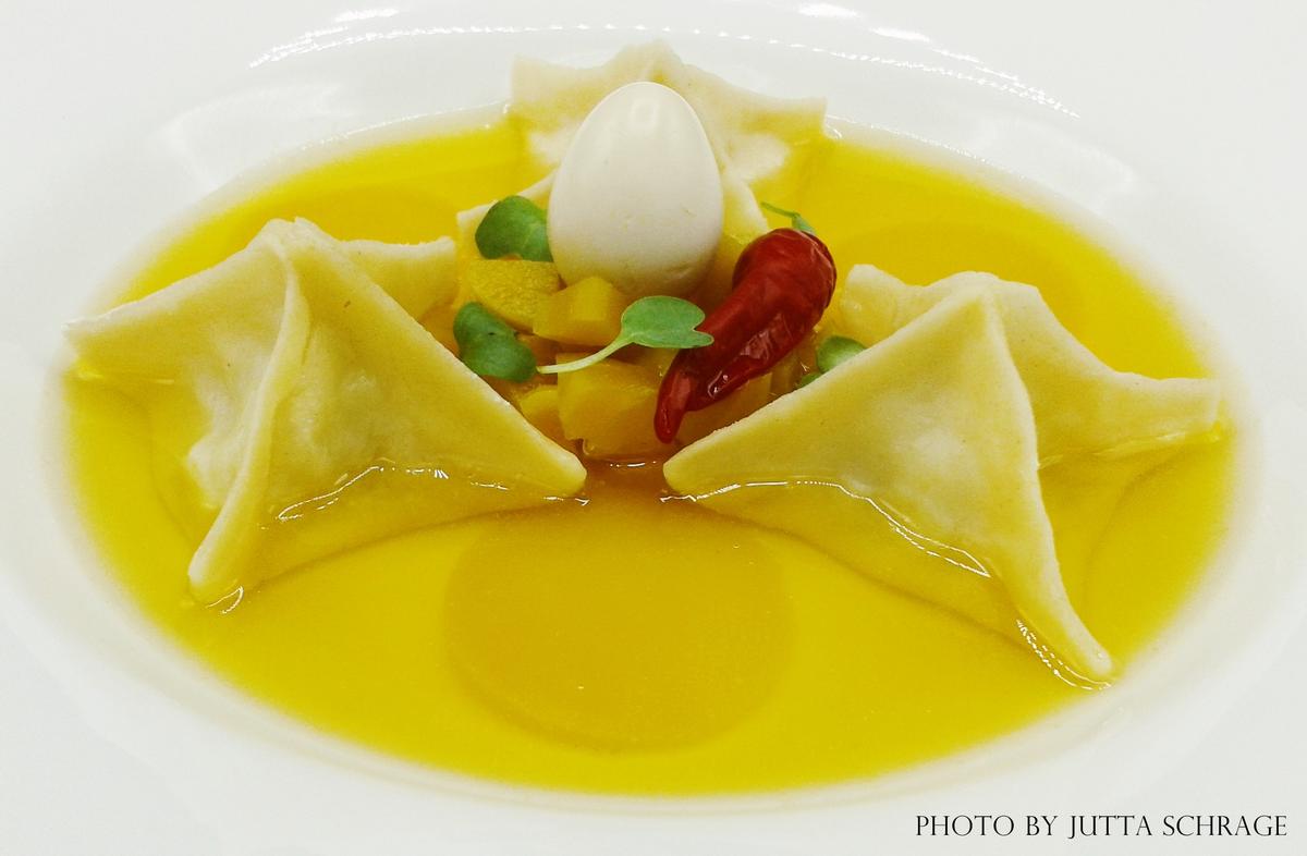 Rezeptbild: Gelbe Bete - Suppe mit Zitronengras