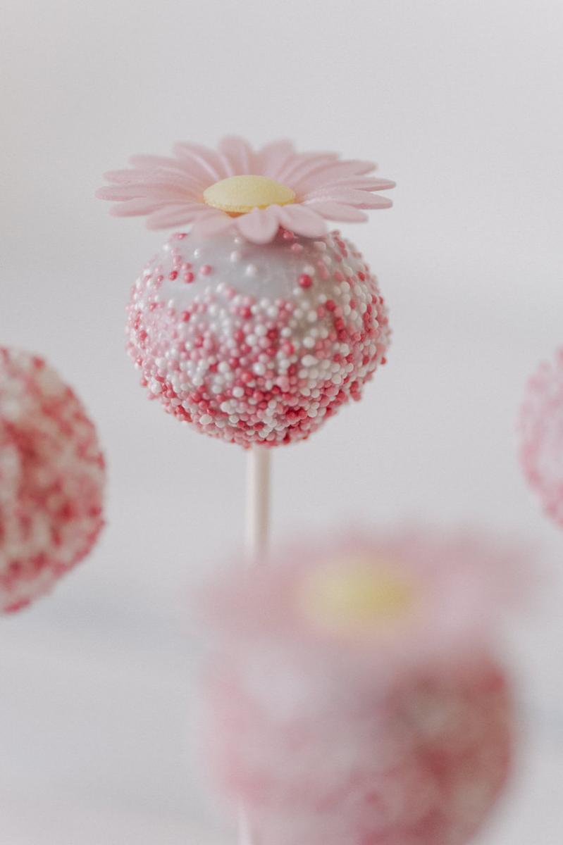 Rezeptbild: Anne's Oreo-Cakepops im Frühlings-Outfit 
