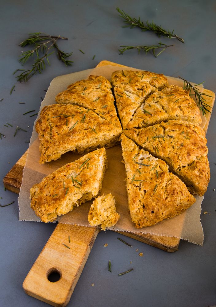 Rezeptbild: Herzhafte mediterrane Scones mit Rosmarin, Chili und Paprika