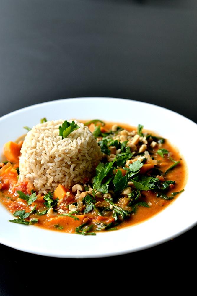 Rezeptbild: Süßkartoffel-Erdnusseintopf mit Spinat