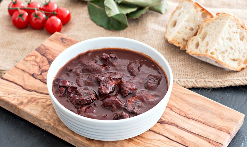 Rezeptbild: Oktopus in Tomaten-Weinsauce (Χταπόδι κρασάτο)
