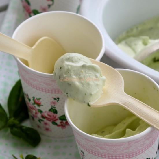 Rezeptbild: Zitronen-Basilikum-Sorbet