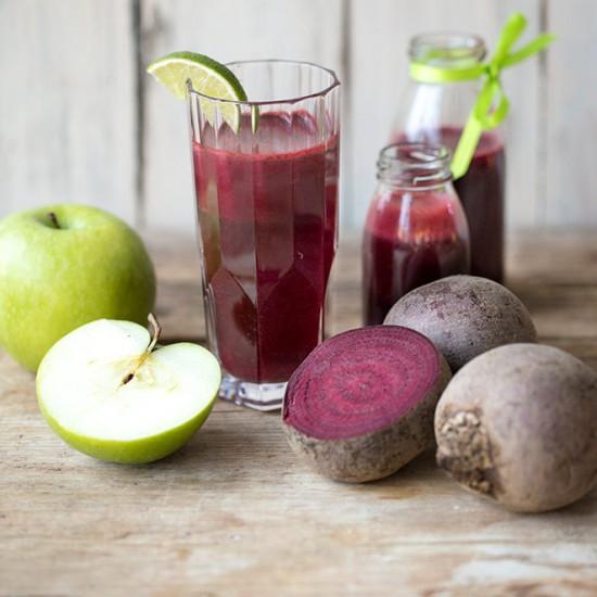 Rezeptbild: Rote-Bete-Saft mit Apfel und Ingwer