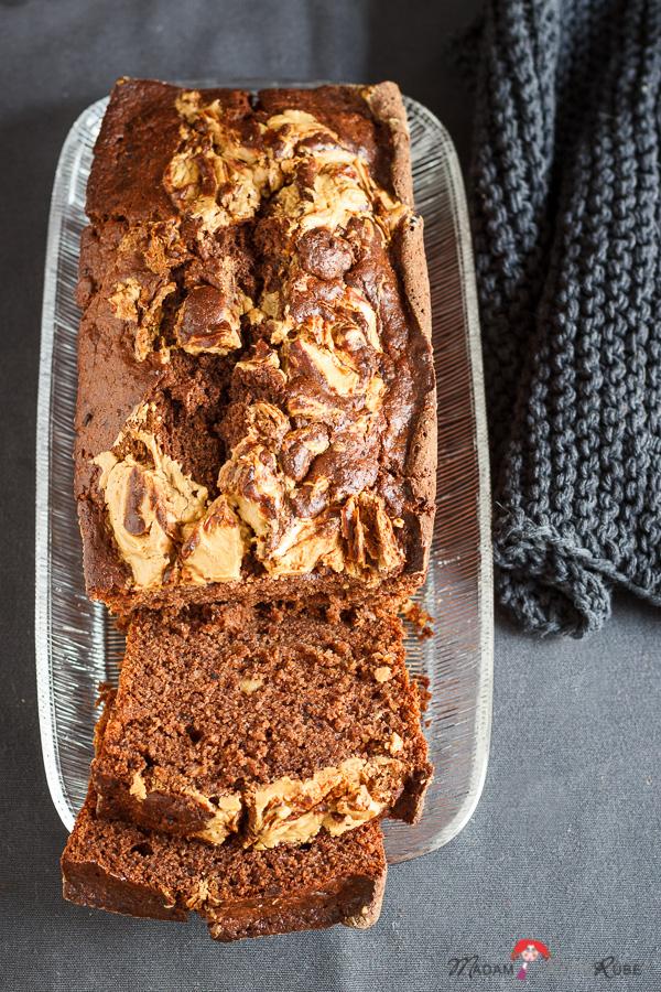Rezeptbild: Schokoladen-Bananenkuchen mit Erdnusscreme