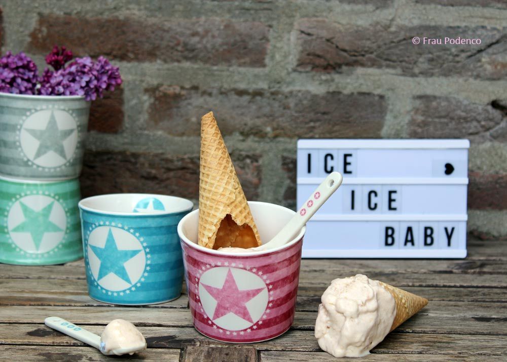 Rezeptbild: Veganes Rhabarber-Eis