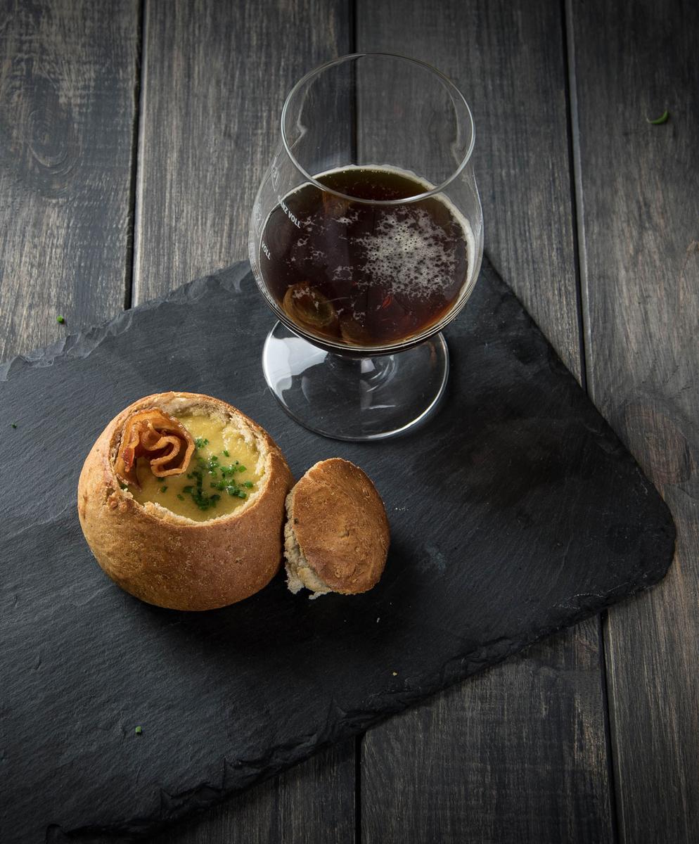 Rezeptbild: Cheddar Beer Soup im Brot