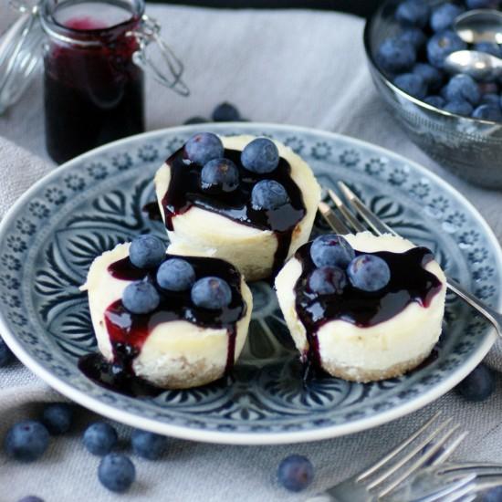 Rezeptbild: Zitronen-Cheesecake-Törtchen mit Blaubeeren