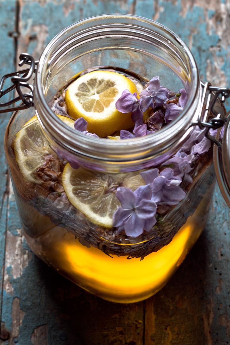 Rezeptbild: Fliederblütensirup