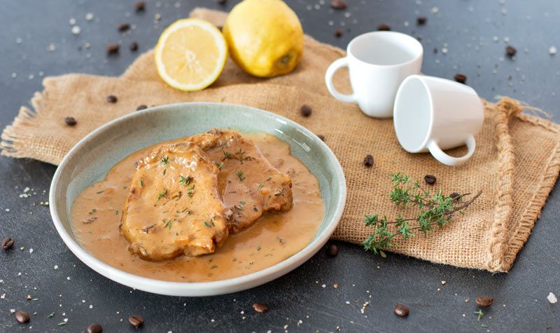 Rezeptbild: Koteletts in cremiger Kaffee-Zitronensauce
