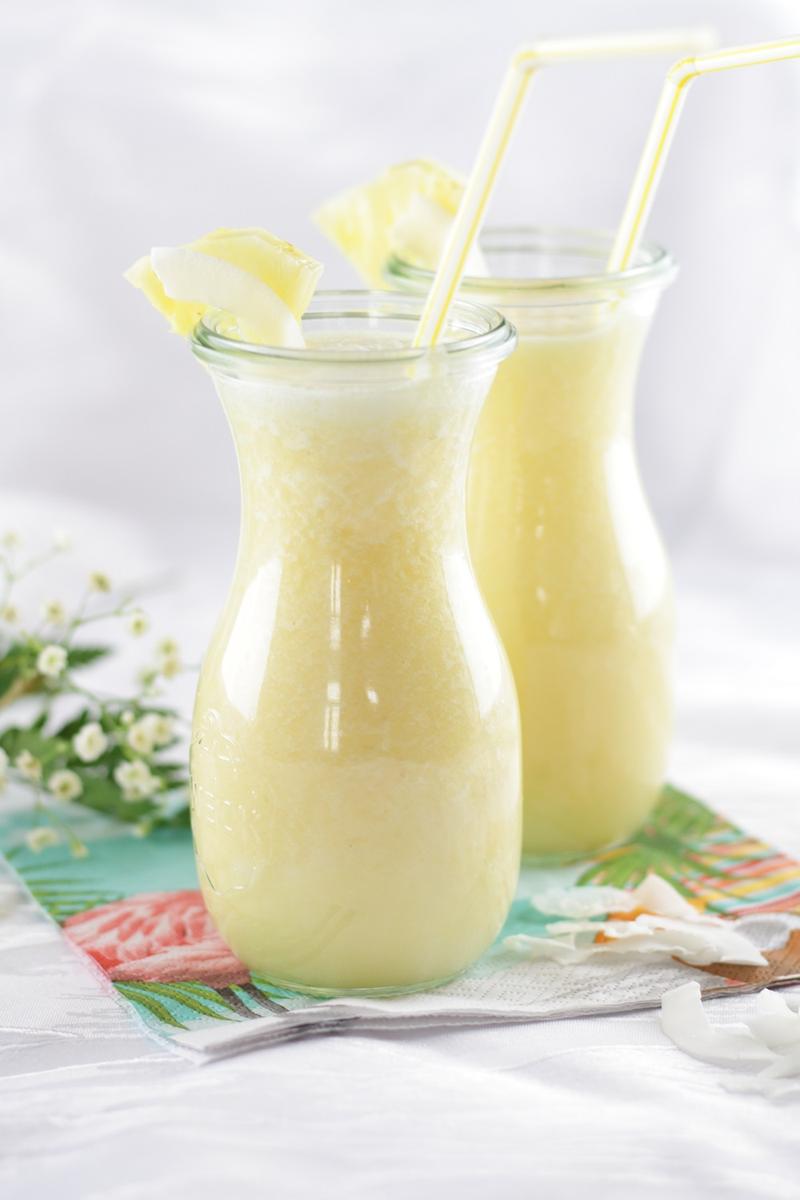 Rezeptbild: Tropisches Sommergetränk: Ananas-Kokos-Smoothie