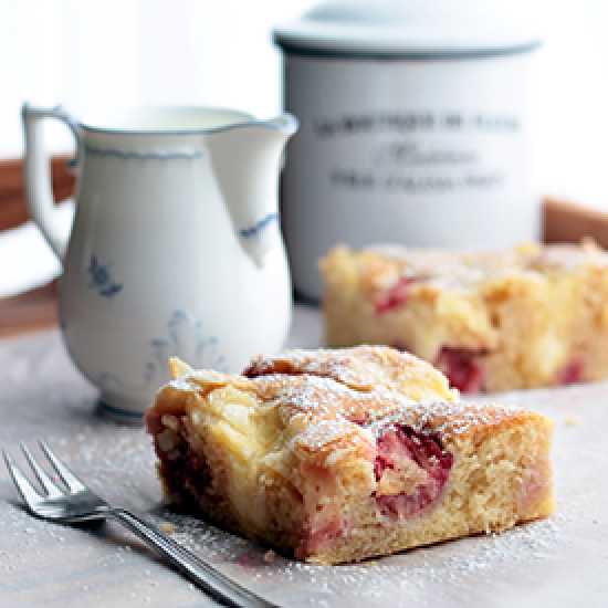 Rezeptbild: Erdbeer-Puddingkuchen vom Blech