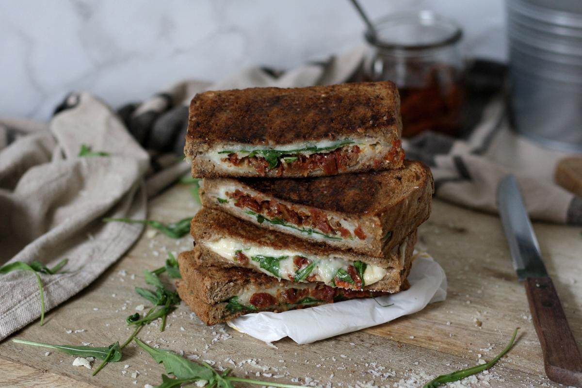 Rezeptbild: Gegrilltes Käsetoast »Italien Style«
