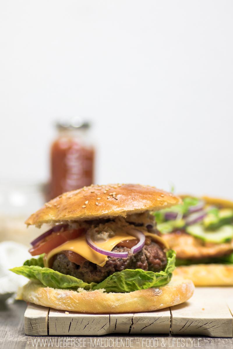 Rezeptbild: Cheeseburger mit leckerer Burgersauce