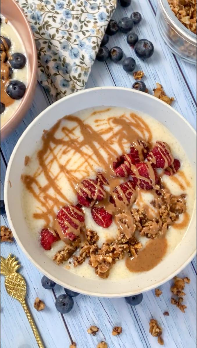Rezeptbild: Cremiger low carb Grießbrei aus Flohsamenschalen ohne Zucker
