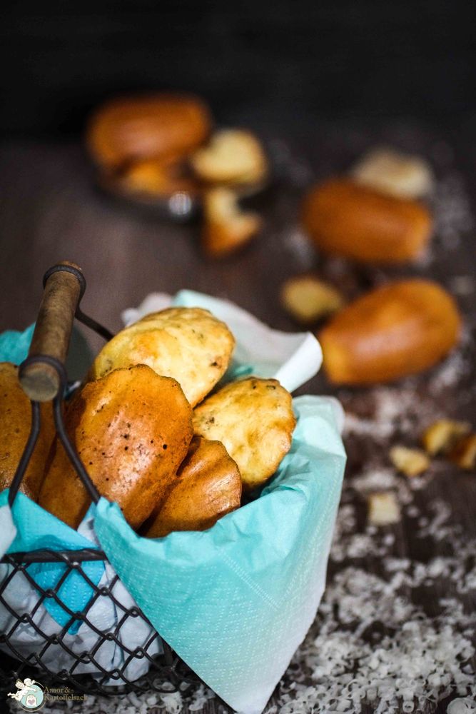 Rezeptbild: Herzhafte Madeleines mit Speck und Parmesan