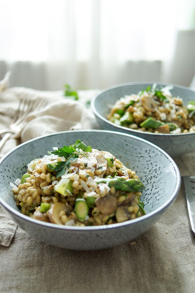 Rezeptbild: Rollgerste-Risotto mit Pilzen und Spargel