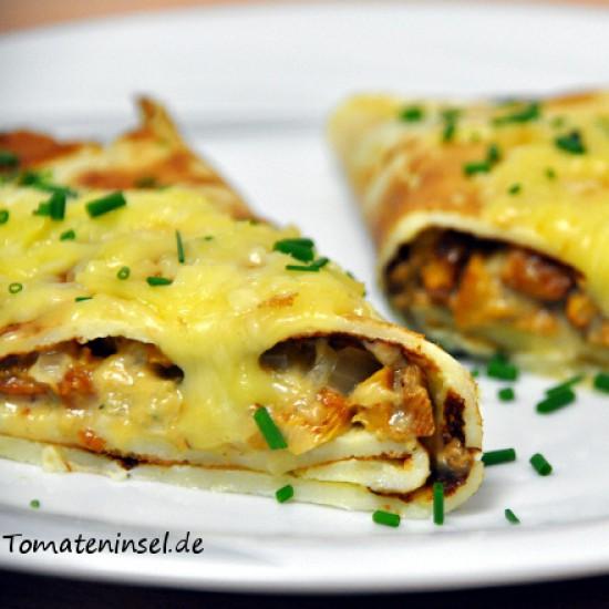 Rezeptbild: Überbackene Pfannkuchen mit Pfifferling-Füllung