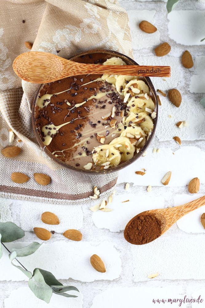 Rezeptbild: Cremig-leckere Schoko-Mandel Smoothie Bowl