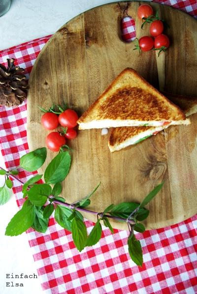 Rezeptbild: Sandwiches mit Tomate-Mozzarella