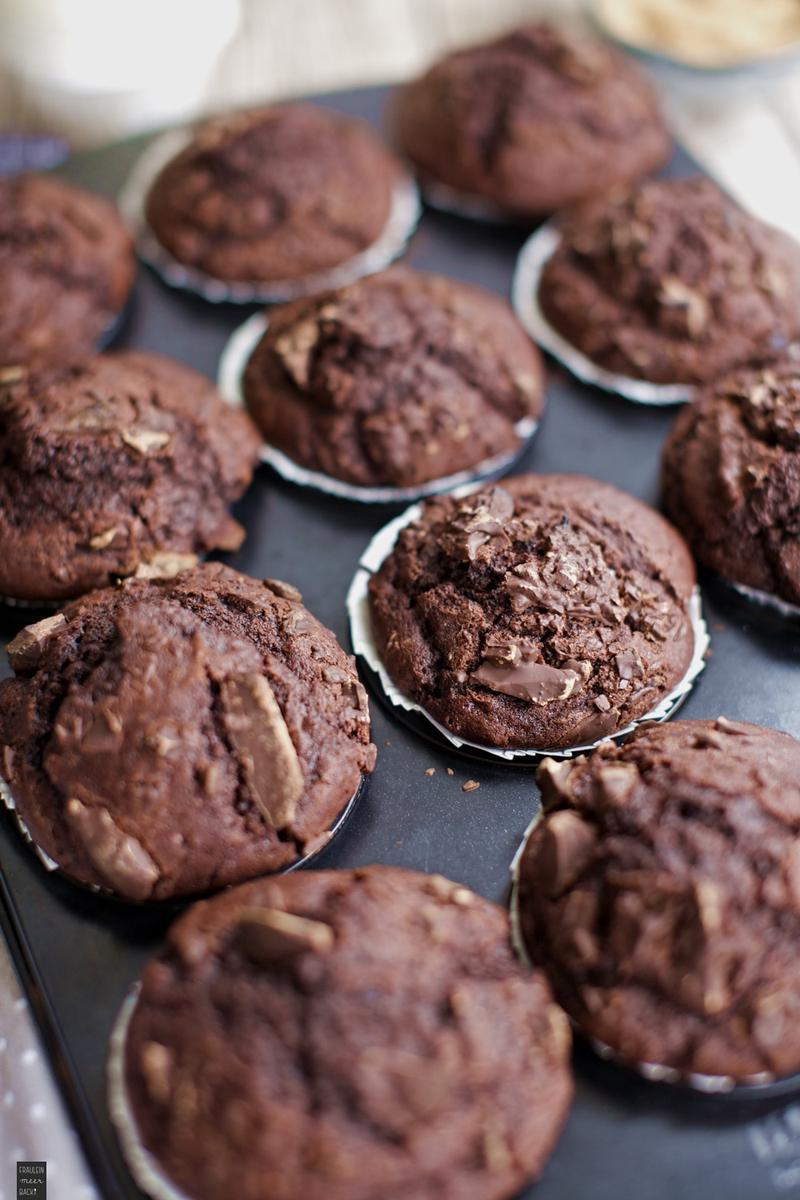 Rezeptbild: Schokoladen Muffins mit gehackter Schokolade