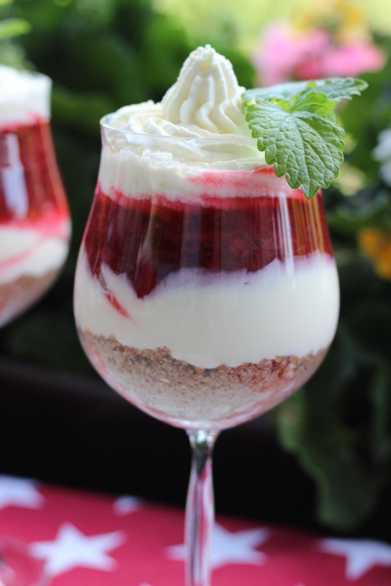 Rezeptbild: Rhabarber Cheesecake Dessert 