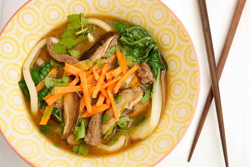 Rezeptbild: Klassische asiatische Suppe mit Udon-Nudeln und Pak Choi