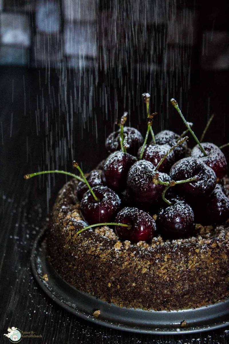 Rezeptbild: Torta al cioccolato - Schokokuchen mit Pinienkernen