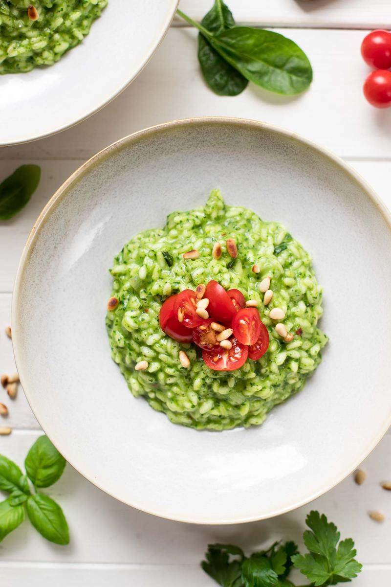 Rezeptbild: Spinat-Risotto mit frischen Kräutern