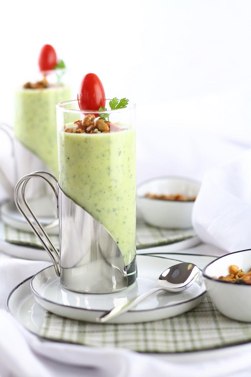 Rezeptbild: Zucchini-Lassi mit knusprigen Topping