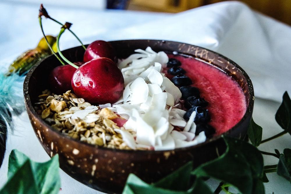 Rezeptbild: Drei rote Smoothie Bowls 