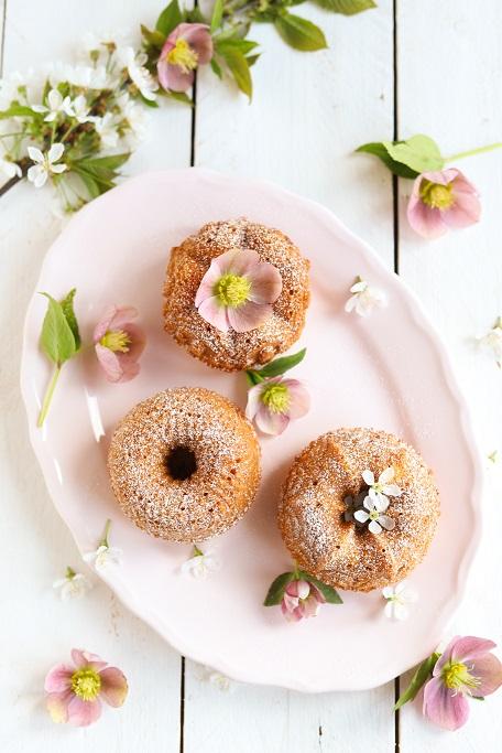 Rezeptbild: Mini-Gugelhupfe mit Nussfüllung