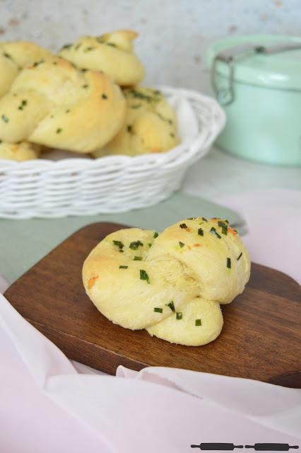 Rezeptbild: Knoblauch Brötchen