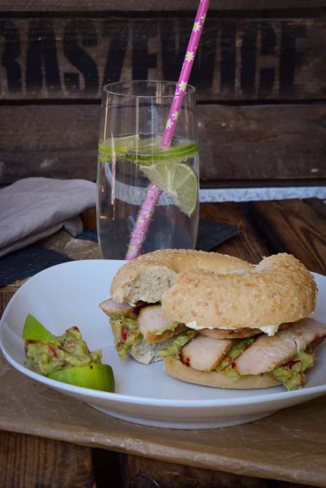 Rezeptbild: Teriyaki Chicken Guacamole Bagel