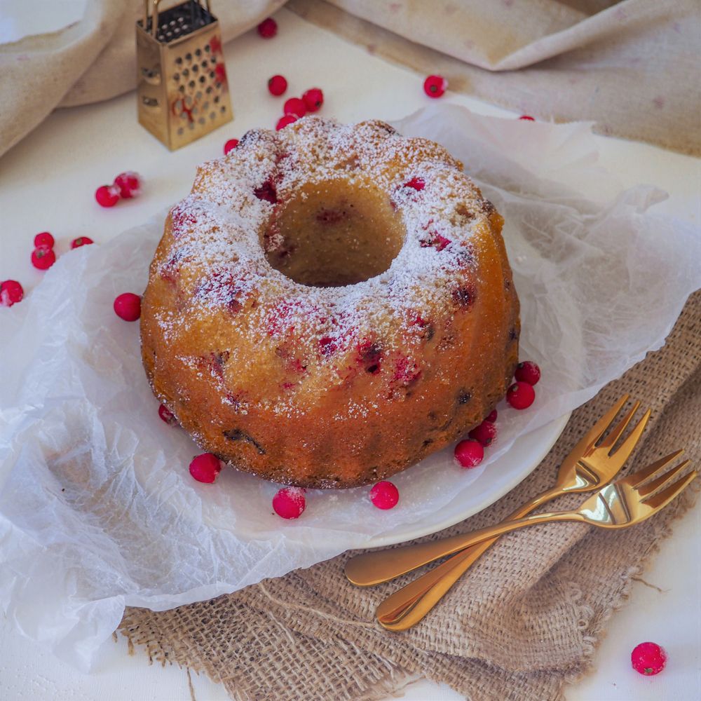 Rezeptbild: Ribisel Vanille Guglhupf vegan