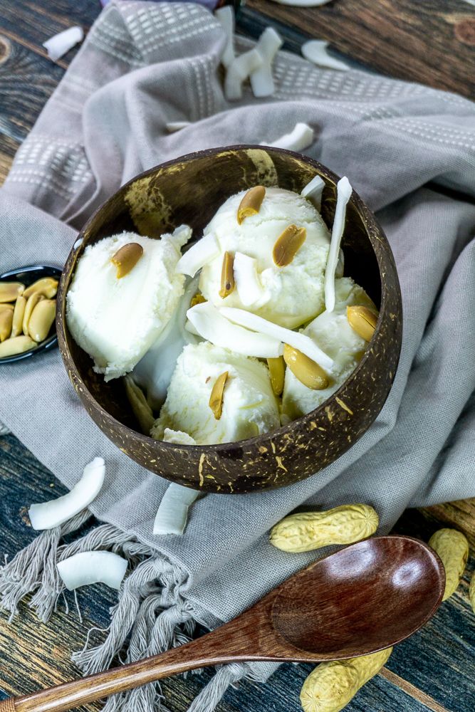 Rezeptbild: Veganes thailändisches Kokoseis – schnell und ohne Eismaschine